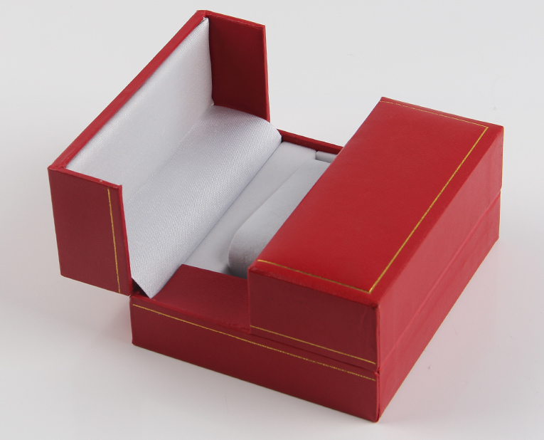 你的盒子油墨脫粉？看看手表包裝盒生產(chǎn)廠家是怎么解決的吧