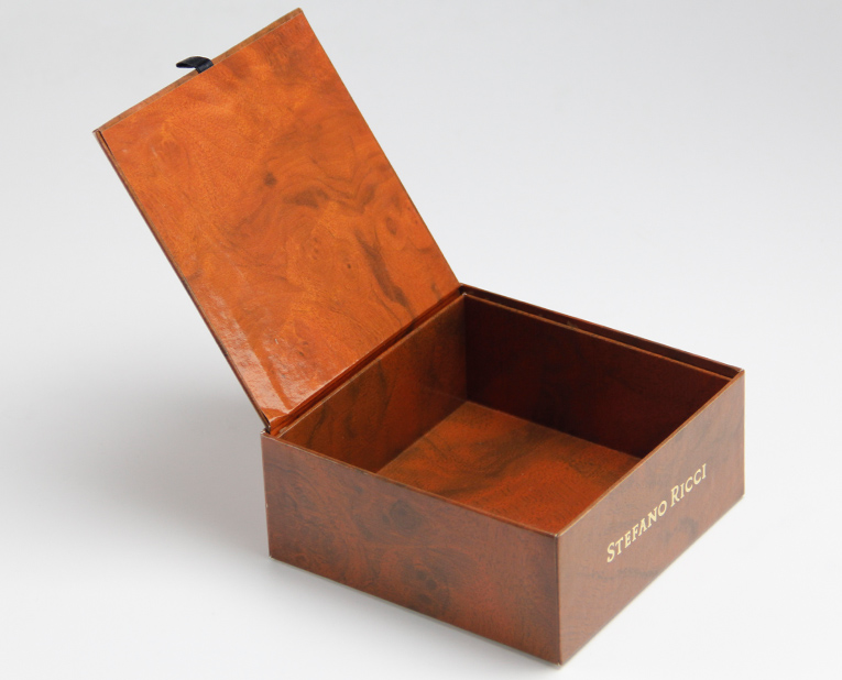 擔(dān)心定制的手環(huán)盒不能如期，被色帶不齊拖累？廠家需要這樣做！