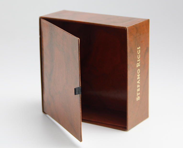 擔(dān)心定制的手環(huán)盒不能如期，被色帶不齊拖累？廠家需要這樣做！