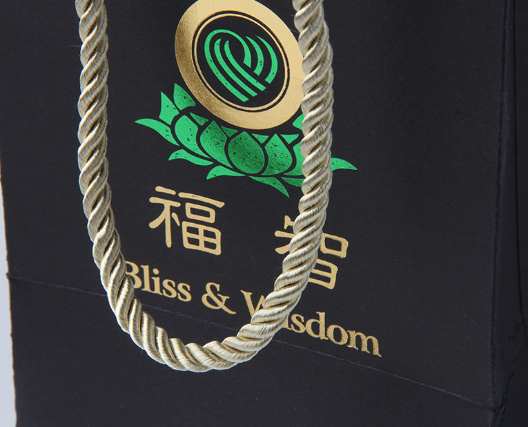 皮具包裝袋金粉要閃亮，廠家一定不能犯的兩個(gè)錯(cuò)誤