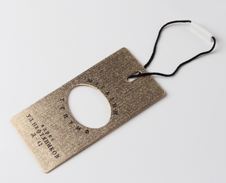 服裝吊牌的樣品和大貨顏色不同，廠家在生產時沒留意這1點