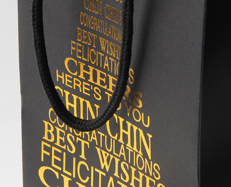 皮具禮品袋定做的質(zhì)量，其實能由&ldquo;啞巴&rdquo;傳遞出來