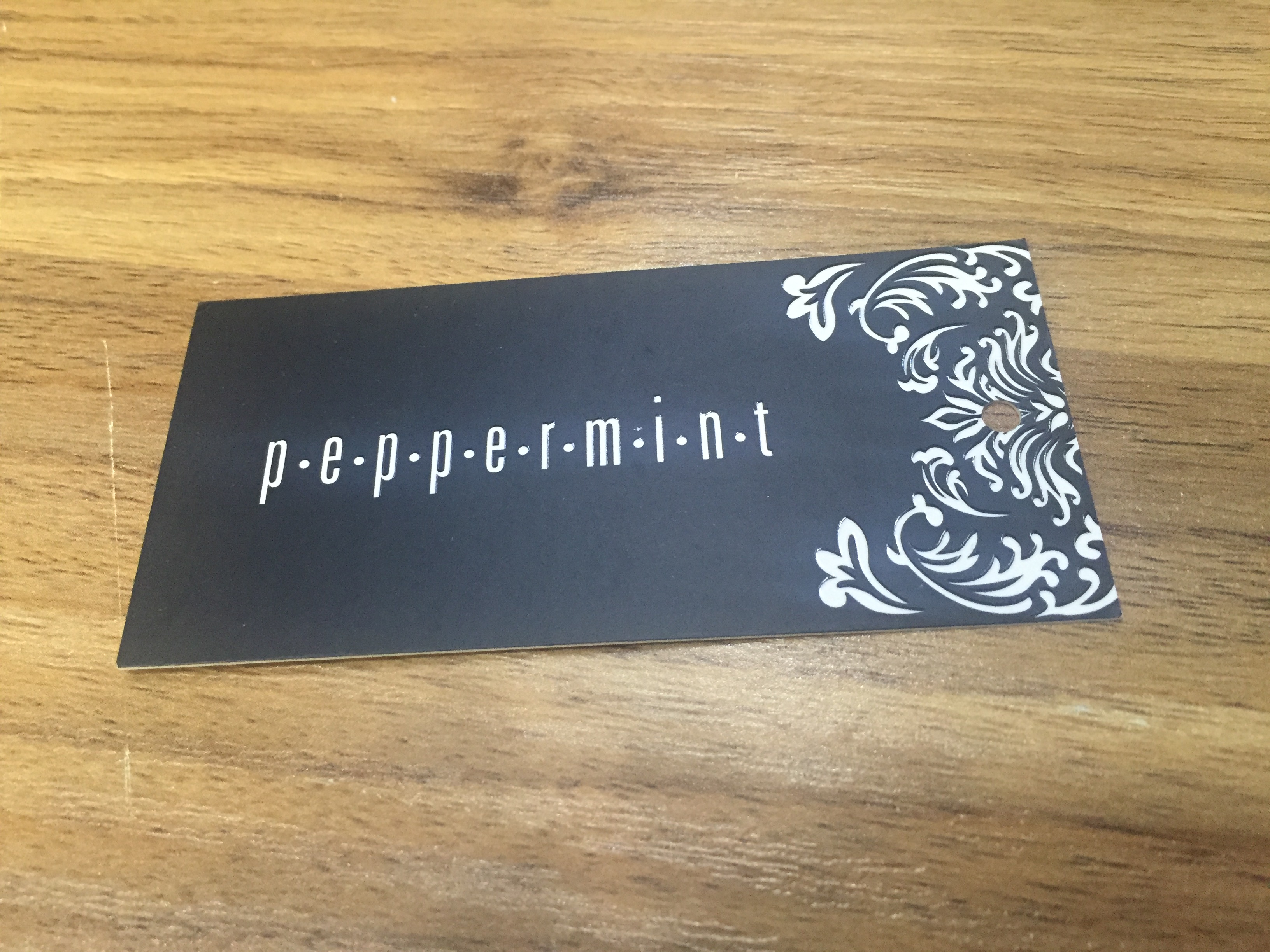 從t恤紙牌工廠回來的譚師傅，告訴我們他的苦逼經(jīng)歷