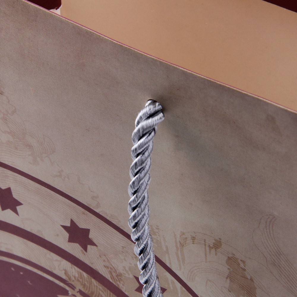 皮具紙袋工廠尊重客人，但我們更尊重我們的一線工人們