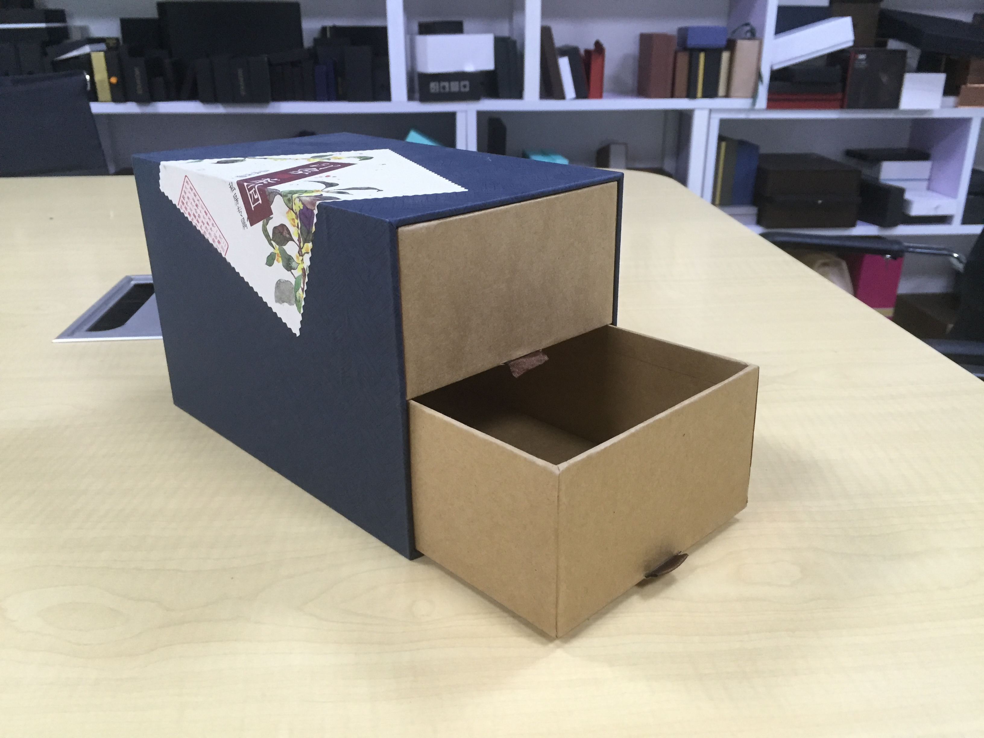 有保健品商家對禮品盒工廠的天地蓋不服，只好祭出雙開抽屜盒