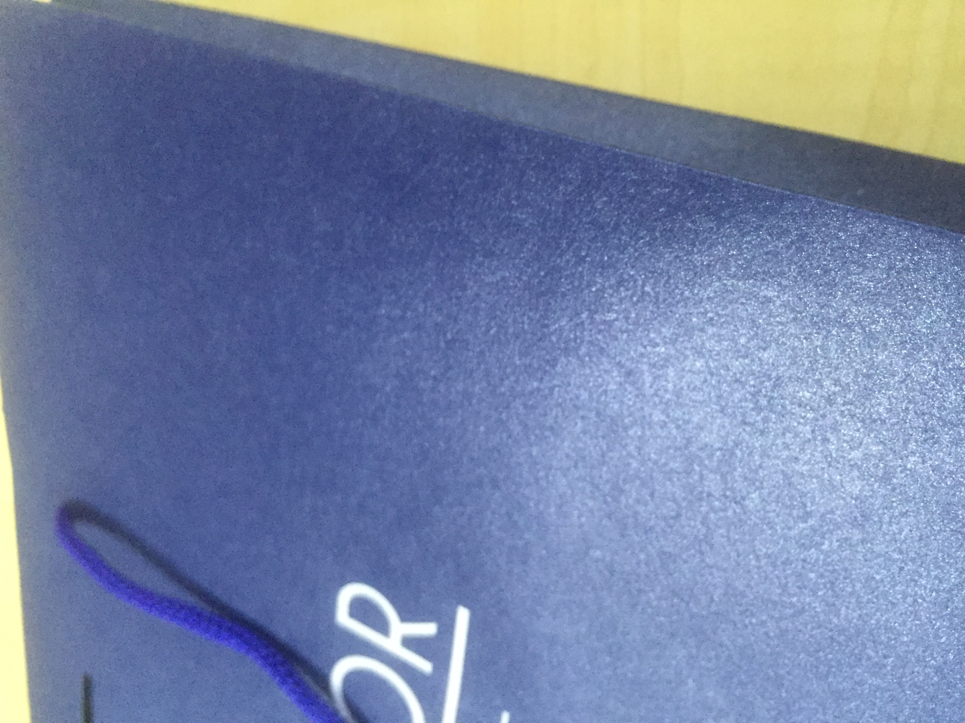 3個(gè)簡單細(xì)節(jié)的襯衫紙袋設(shè)計(jì)，能讓消費(fèi)者有不一樣的體驗(yàn)