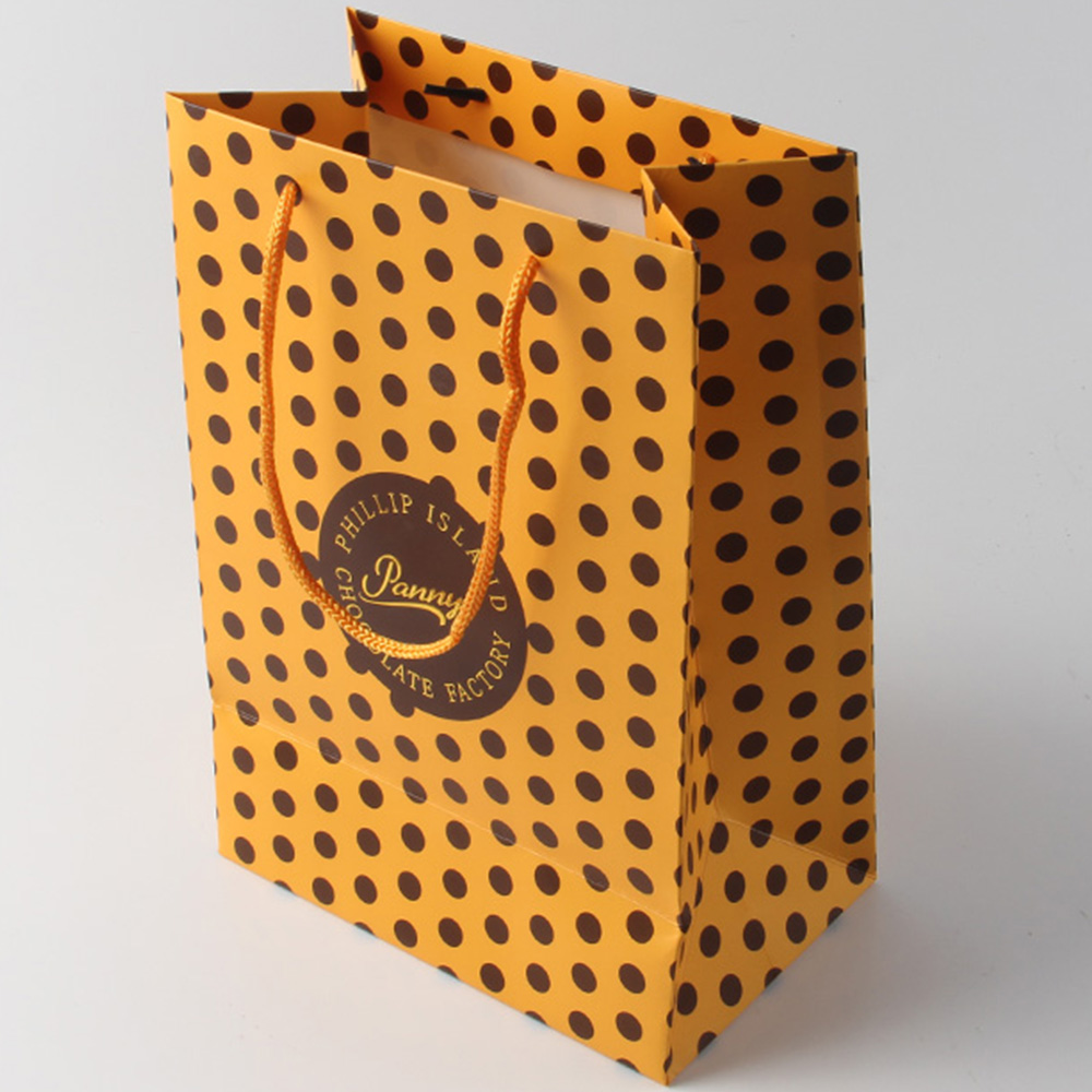 相機(jī)紙袋生產(chǎn)廠家的業(yè)務(wù)同事當(dāng)時(shí)就&ldquo;O&rdquo;嘴了