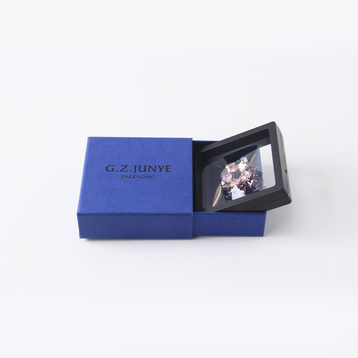 紙質(zhì)珠寶包裝盒會有哪些生產(chǎn)上的細節(jié)需要注意？